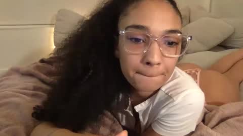 Snapshot of rosalinatoosexy chatting on February 7, 2025, 8:33 am Rosalina online show from February 7, 2025, 8:33 am