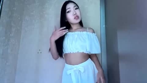 Snapshot of rosalynhandy chatting on February 27, 2026, 2:17 pm Kira online show from February 27, 2026, 2:17 pm