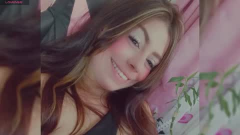 rosario_1996 online show from April 19, 2026, 10:23 pm