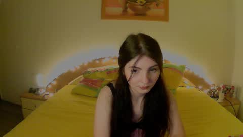Snapshot of rose_2004 chatting on February 6, 2025, 10:00 pm Rose online show from February 6, 2025, 10:00 pm