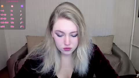 Snapshot of rose_brooks chatting on February 5, 2025, 8:14 pm Rose but u can call me princess online show from February 5, 2025, 8:14 pm