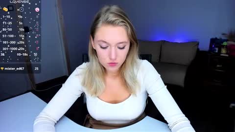 Snapshot of rose_brooks chatting on September 29, 2025, 7:30 pm Rose but u can call me princess online show from September 29, 2025, 7:30 pm