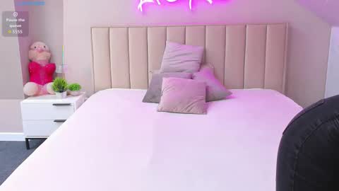 Kimberlly online show from December 4, 2025, 12:09 am