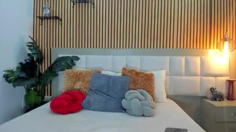 Snapshot of roseaurora chatting on January 17, 2026, 12:54 pm roseaurora online show from January 17, 2026, 12:54 pm