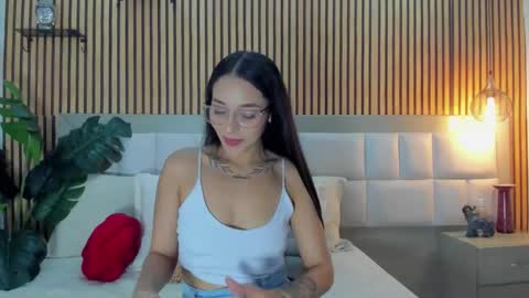 Snapshot of roseaurora chatting on February 7, 2026, 12:31 pm roseaurora online show from February 7, 2026, 12:31 pm