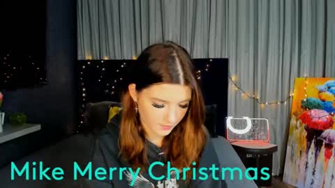 Snapshot of roseblanche2k chatting on December 25, 2024, 11:10 pm Florin online show from December 25, 2024, 11:10 pm