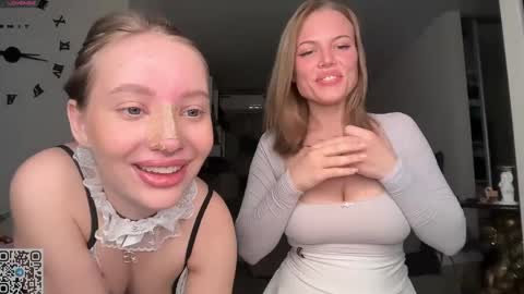 Sophie and Sarah online show from May 31, 2026, 6:09 pm
