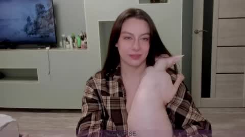 Julia online show from May 8, 2026, 9:42 pm