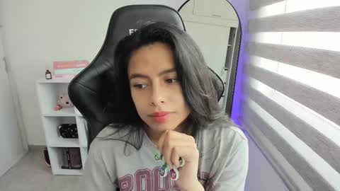 Nat online show from November 5, 2025, 2:39 pm