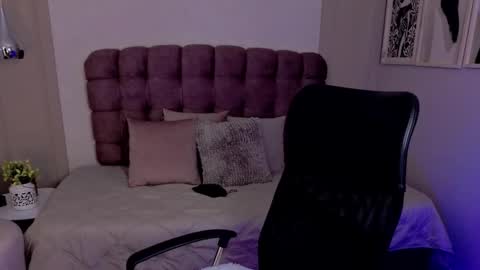 Rose Taylor online show from March 20, 2026, 1:38 pm