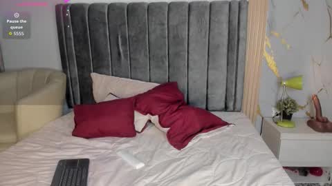   online show from October 16, 2025, 6:25 am