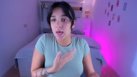 Snapshot of roshelle_xxx chatting on February 8, 2025, 11:33 am Roshelle online show from February 8, 2025, 11:33 am