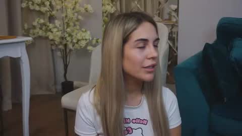 Snapshot of roshen_amira chatting on June 28, 2026, 12:49 am Amii online show from June 28, 2026, 12:49 am