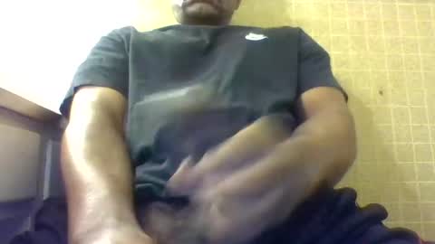 Snapshot of roshun69 chatting on May 6, 2026, 9:09 pm Roshun Haynes online show from May 6, 2026, 9:09 pm