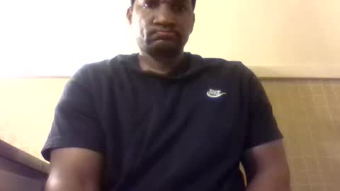 Snapshot of roshun69 chatting on May 7, 2026, 2:33 pm Roshun Haynes online show from May 7, 2026, 2:33 pm