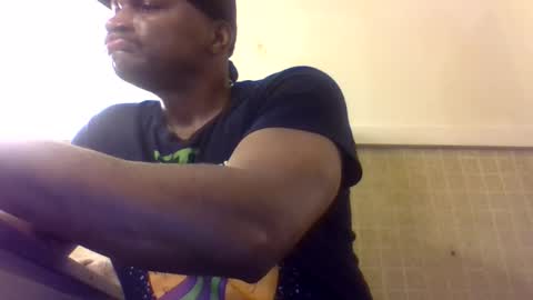 Snapshot of roshun69 chatting on May 10, 2026, 7:24 am Roshun Haynes online show from May 10, 2026, 7:24 am