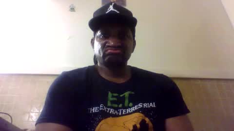 Snapshot of roshun69 chatting on May 11, 2026, 5:13 am Roshun Haynes online show from May 11, 2026, 5:13 am