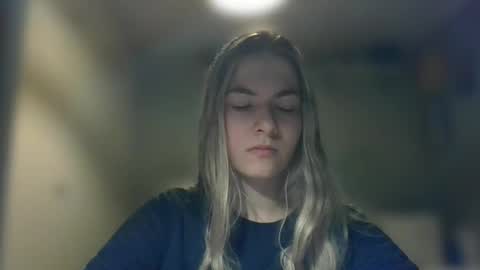 Snapshot of rosie_june chatting on December 12, 2024, 8:03 am Rosie online show from December 12, 2024, 8:03 am