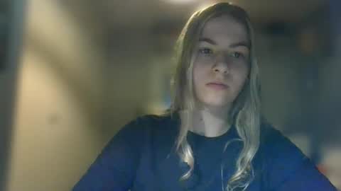 Snapshot of rosie_june chatting on December 19, 2024, 10:56 am Rosie online show from December 19, 2024, 10:56 am