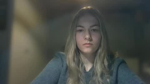 Snapshot of rosie_june chatting on December 23, 2024, 11:04 am Rosie online show from December 23, 2024, 11:04 am