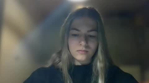 Snapshot of rosie_june chatting on December 30, 2024, 8:10 am Rosie online show from December 30, 2024, 8:10 am