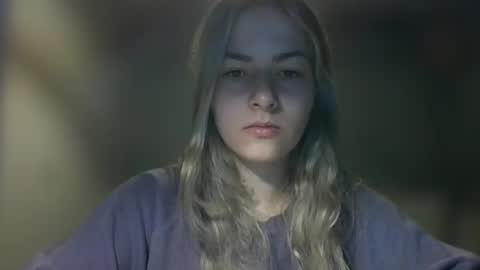 Snapshot of rosie_june chatting on February 10, 2025, 7:47 am Rosie online show from February 10, 2025, 7:47 am