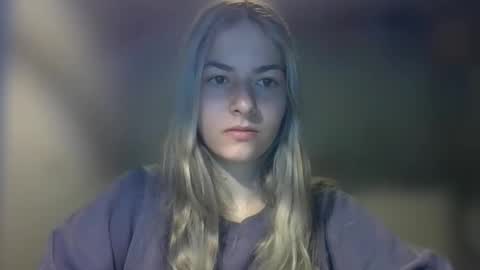 Snapshot of rosie_june chatting on February 12, 2025, 8:06 am Rosie online show from February 12, 2025, 8:06 am