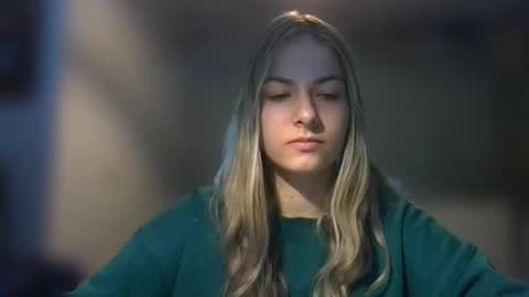 Snapshot of rosie_june chatting on February 20, 2025, 10:59 am Rosie online show from February 20, 2025, 10:59 am