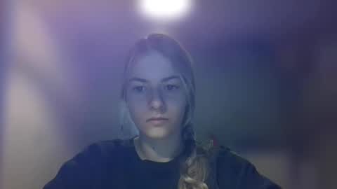 Snapshot of rosie_june chatting on March 12, 2025, 7:57 am Rosie online show from March 12, 2025, 7:57 am