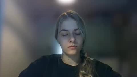 Snapshot of rosie_june chatting on March 12, 2025, 10:59 am Rosie online show from March 12, 2025, 10:59 am