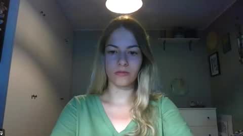 Snapshot of rosie_june chatting on September 12, 2025, 6:46 am Rosie online show from September 12, 2025, 6:46 am