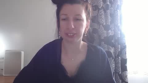 RosieHayes online show from November 26, 2025, 8:37 am