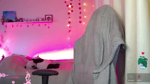 Snapshot of rosienana chatting on April 10, 2026, 5:17 pm RosieNana online show from April 10, 2026, 5:17 pm