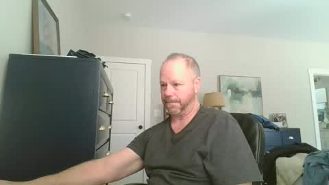 Snapshot of rossd1961 chatting on February 26, 2025, 2:46 pm nanook online show from February 26, 2025, 2:46 pm