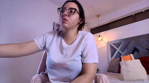 Snapshot of rossi_ss1 chatting on April 22, 2026, 2:36 am Ross online show from April 22, 2026, 2:36 am