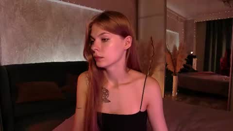 rosy_black_ online show from June 25, 2026, 7:29 pm