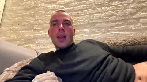 rotteei1 online show from October 19, 2025, 6:47 am