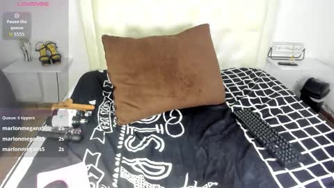 rouse_sexy_hotxx77 online show from October 26, 2025, 1:22 am