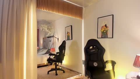 rouse_taylor__ online show from January 13, 2026, 12:43 pm