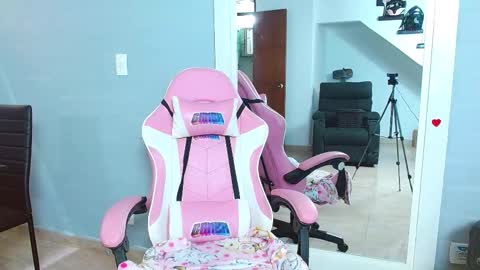 Snapshot of rousebonnett chatting on February 12, 2025, 3:27 pm ROUSE online show from February 12, 2025, 3:27 pm