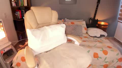 Rouss marie henao  online show from September 19, 2025, 12:17 pm