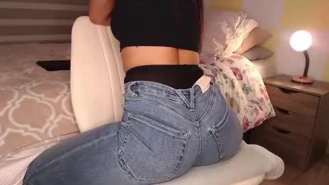 Rouss marie henao  online show from May 19, 2026, 1:56 am