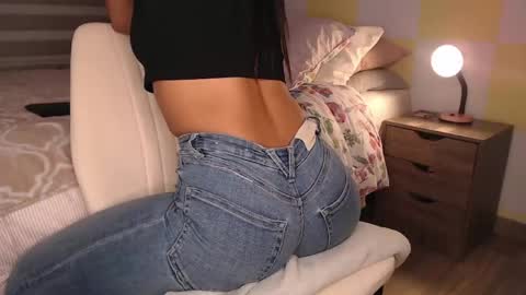 Rouss marie henao  online show from May 22, 2026, 11:10 pm