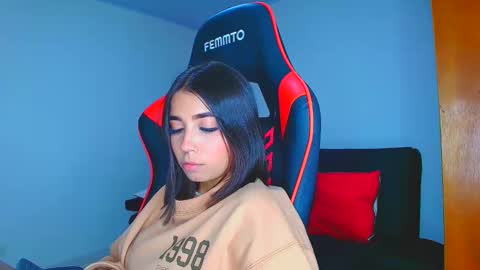 rousse_violet online show from January 16, 2026, 1:53 am