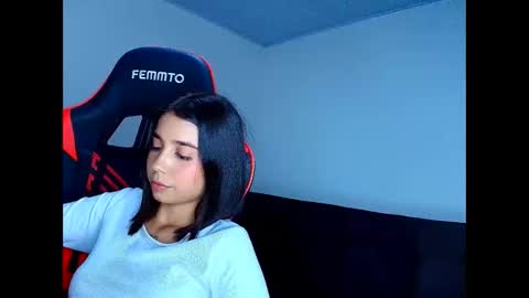 rousse_violet online show from May 21, 2026, 12:39 am