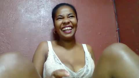 rovaelyah online show from November 19, 2025, 5:40 am