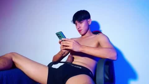 rowanboy23 online show from November 21, 2025, 9:24 pm