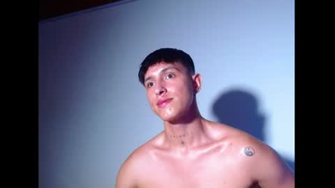 rowanboy23 online show from June 25, 2026, 5:12 am