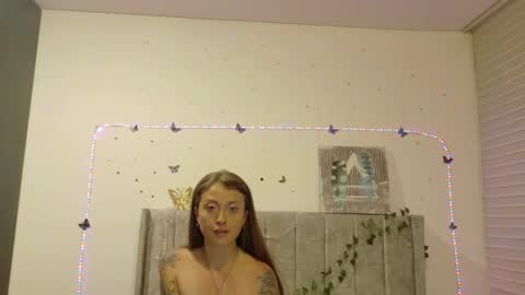 roxana8885 online show from March 17, 2026, 1:54 am