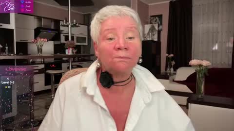 Roxana online show from March 6, 2025, 5:00 pm